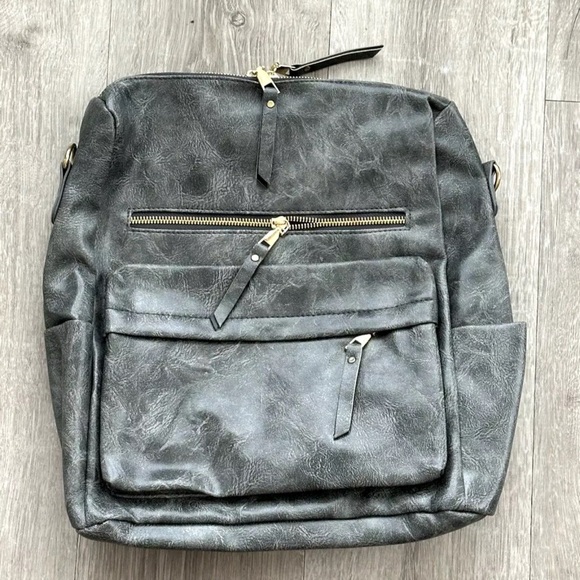 Mi-Mi’s Closet Solid Gray Pattern Faux Leather Backpack Style Color Guitar Strap - Picture 2 of 5